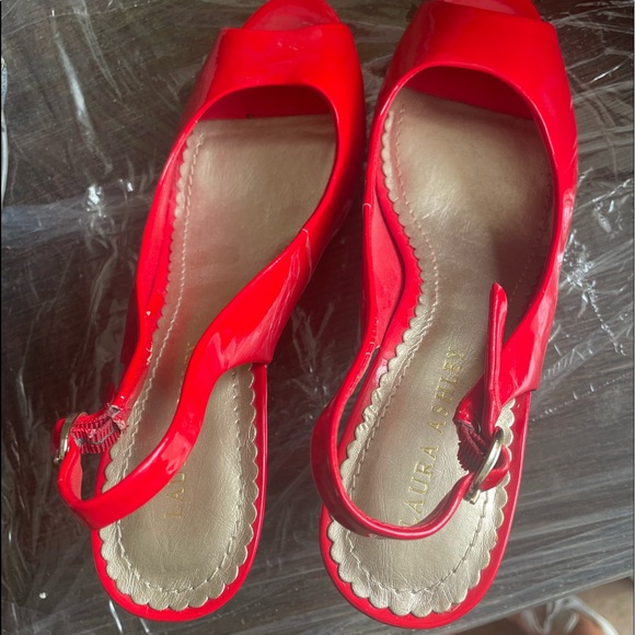 Laura Ashley red heels with peep toe - Picture 1 of 3